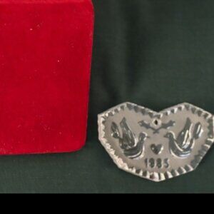 WATERFORD TWELVE DAYS OF CHRISTMAS ORNAMENT W Red BOX Two turtle doves